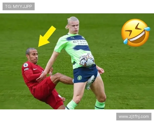 足球明星搞笑训练瞬间大揭秘让你捧腹大笑的精彩时刻